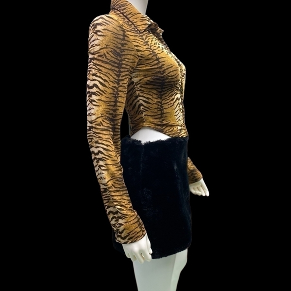 𝅺Emory Park Long Sleeve Cropped Shirt - Picture 6 of 6